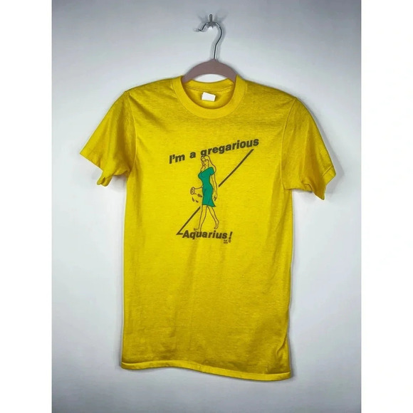 Vintage Gregarious Aquarius T Shirt Yellow Single Stitch Graphic Print Zodiac - Picture 1 of 8